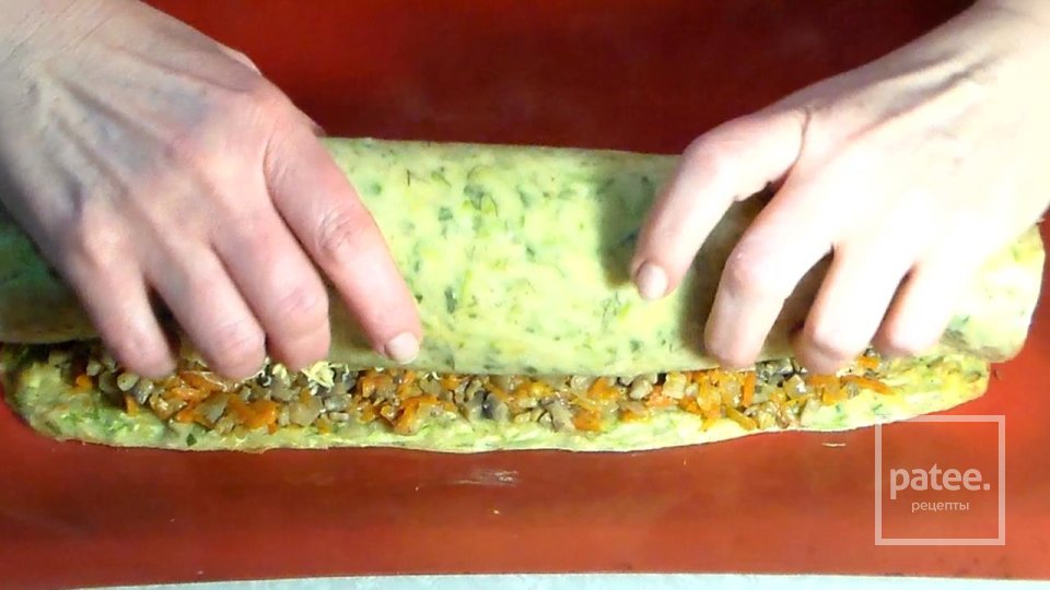 Овощной рулет из кабачков с начинкой - Шаг 10