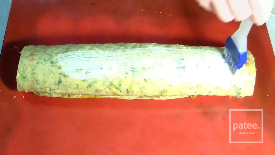 Овощной рулет из кабачков с начинкой - Шаг 11