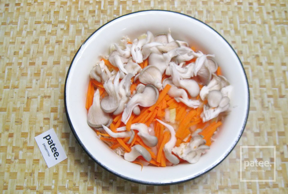 Капуста тушеная в рукаве в духовке - Шаг 5