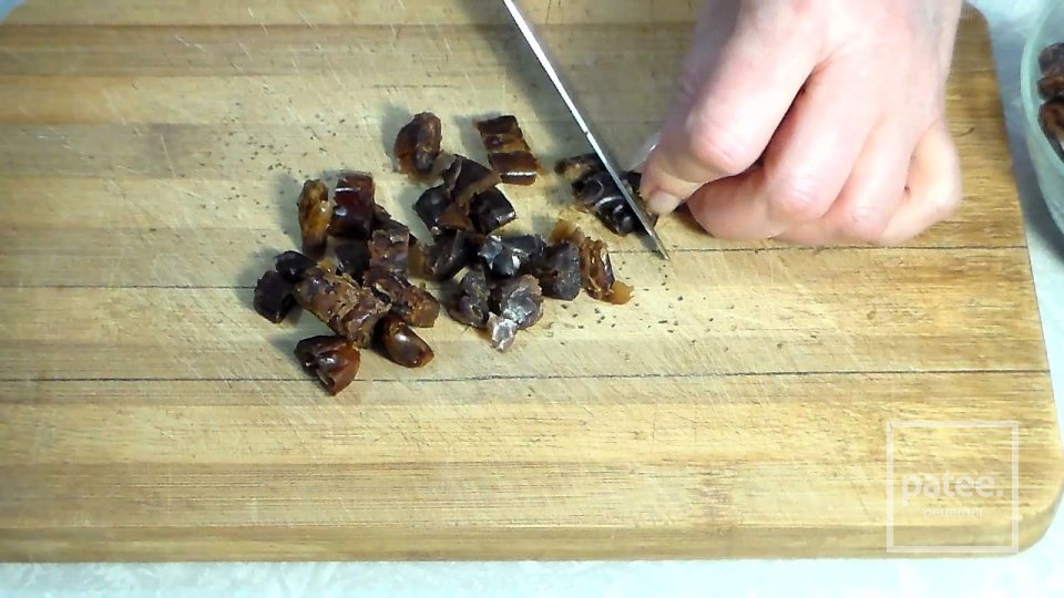 Кекс с финиками и орехами - Шаг 2