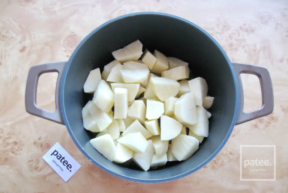 Тушеный картофель с копченой грудинкой - Шаг 5