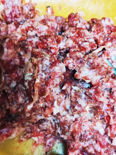 Мясные шарики с моцареллой в беконе - Шаг 1