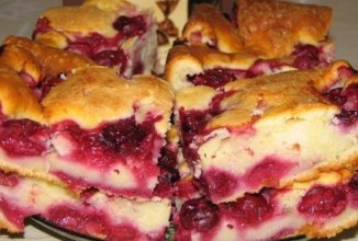 Быстрий пирог замороженной Вишней