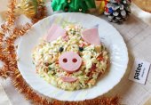 Салат с крабовыми палочками и редькой "Свинка"