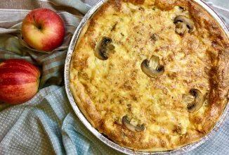 Неправильный киш с шампиньонами.