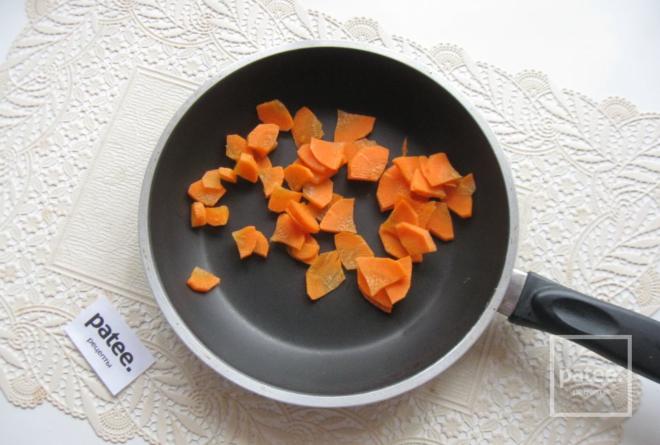 Картофель в горшочке с копчеными колбасками - Шаг 2