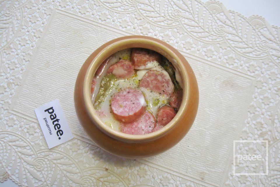 Картофель в горшочке с копчеными колбасками - Шаг 13