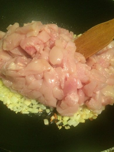 Куриное филе с перцем в сливках - Шаг 2