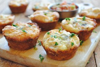 Куриные маффины с сыром