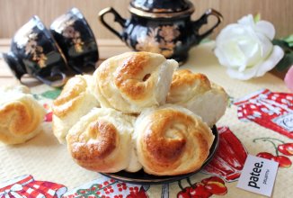 Булочки - розочки с яблоками