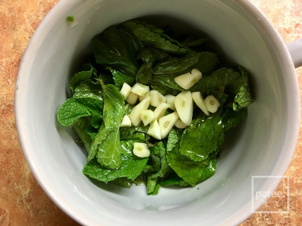 Салат из свеклы, фенхеля и яблока с мятным маслом. - Шаг 1