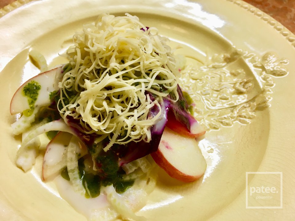 Салат из свеклы, фенхеля и яблока с мятным маслом. - Шаг 6