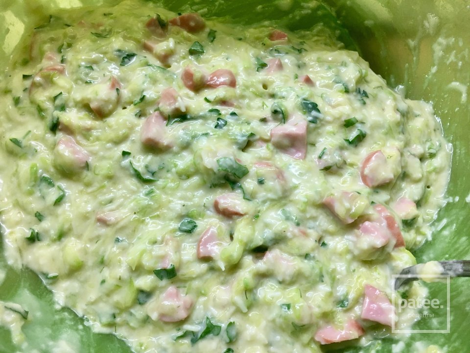 Оладьи из кабачков с сыром и сосисками. - Шаг 5