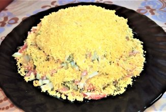 Салат " Соломка" Сытный и яркий салат