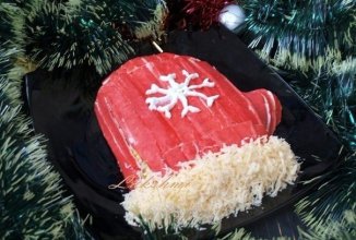 Новогодний салат "Варежка дела мороза"