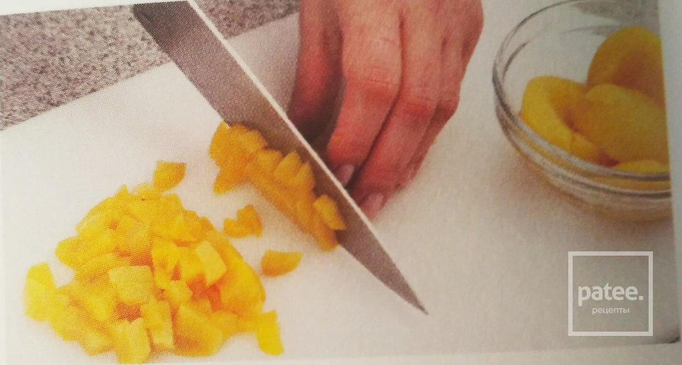 Десерт с сыром камамбер и персиковым дипом - Шаг 7