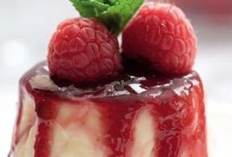 Панакота з полуницею