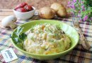 Картофельное пюре с курицей и грибами