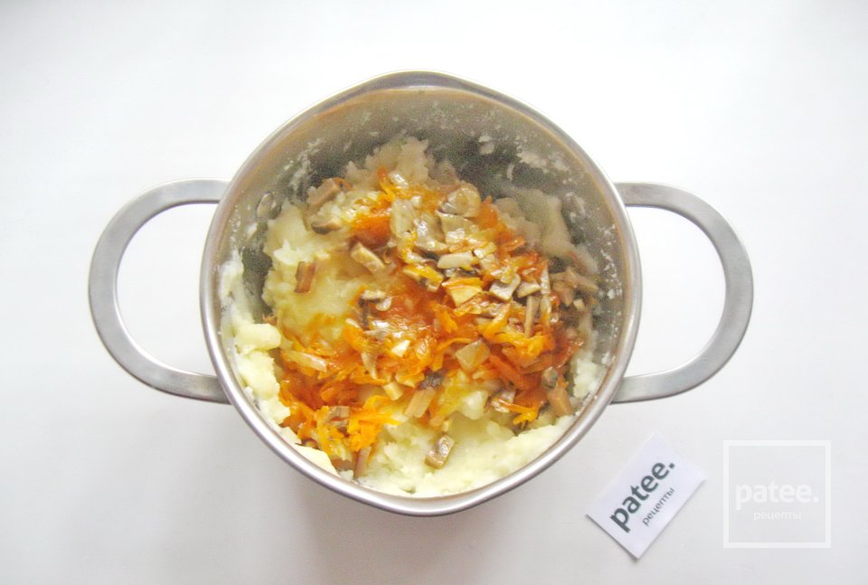 Картофельное пюре с курицей и грибами - Шаг 9