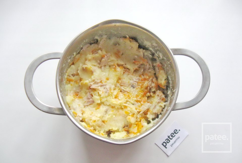 Картофельное пюре с курицей и грибами - Шаг 11