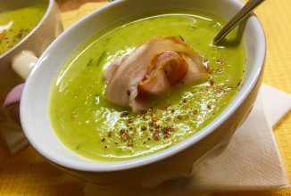 Крем-суп из зелёного горошка.