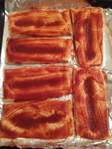 Открытые слойки с фаршем, маринованными огурчиками и сыром - Шаг 2