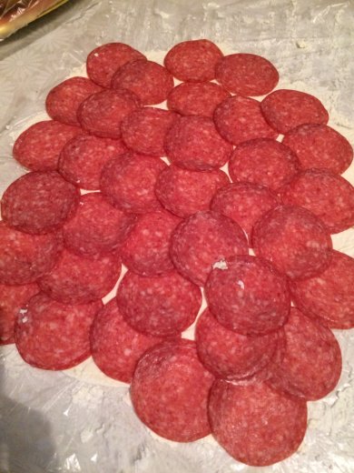 Рулет из салями, творога и зеленого перца. - Шаг 2