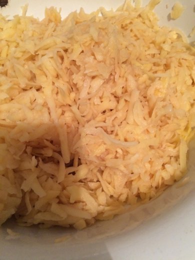 Драники с сыром и ветчиной - Шаг 1