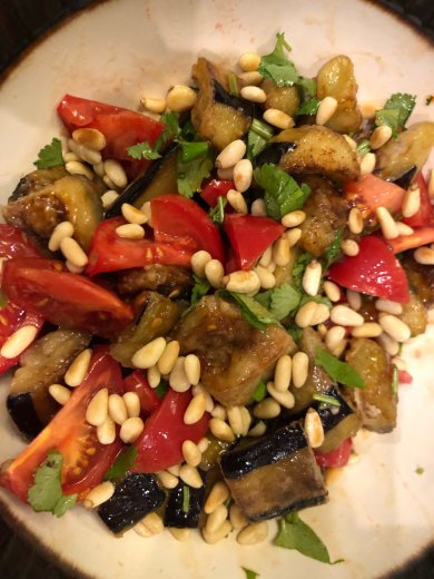 Теплый салат из баклажан и помидоров - Шаг 1