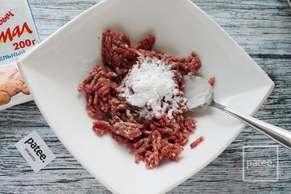 Котлеты из говядины жаренные на сковороде - Шаг 2