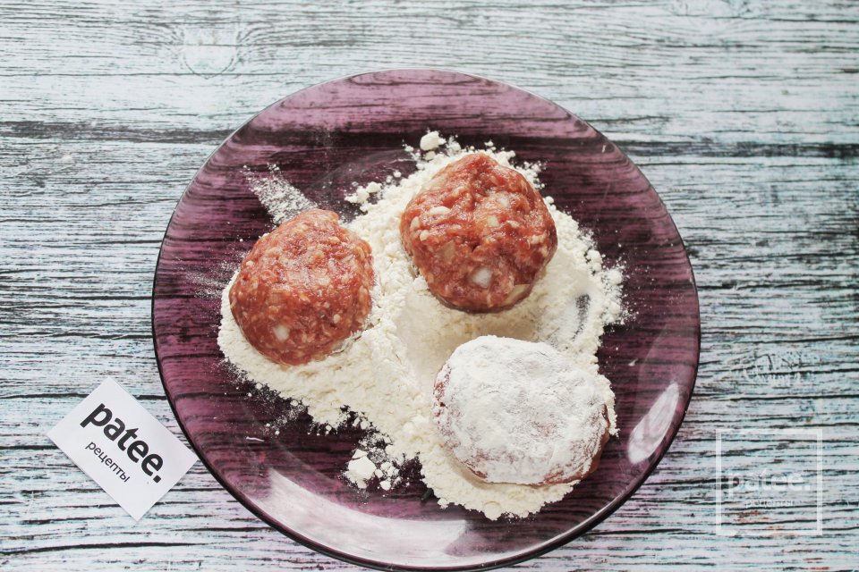 Котлеты из говядины жаренные на сковороде - Шаг 8