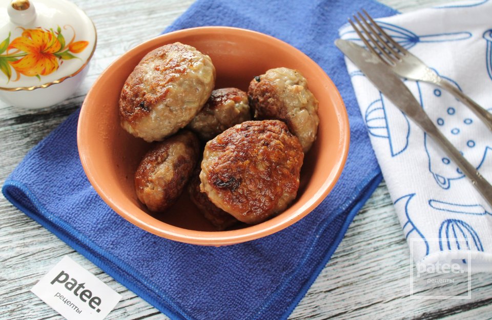 Котлеты из говядины жаренные на сковороде - Шаг 10