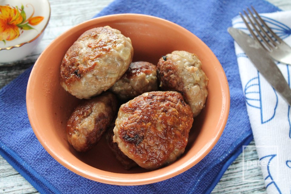 Котлеты из говядины жаренные на сковороде - Шаг 11