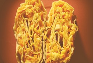 Рулет с лавашом и корейской морковью