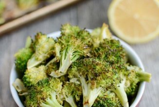 Брокколи с чесноком, лимоном и пармезаном от С Фус