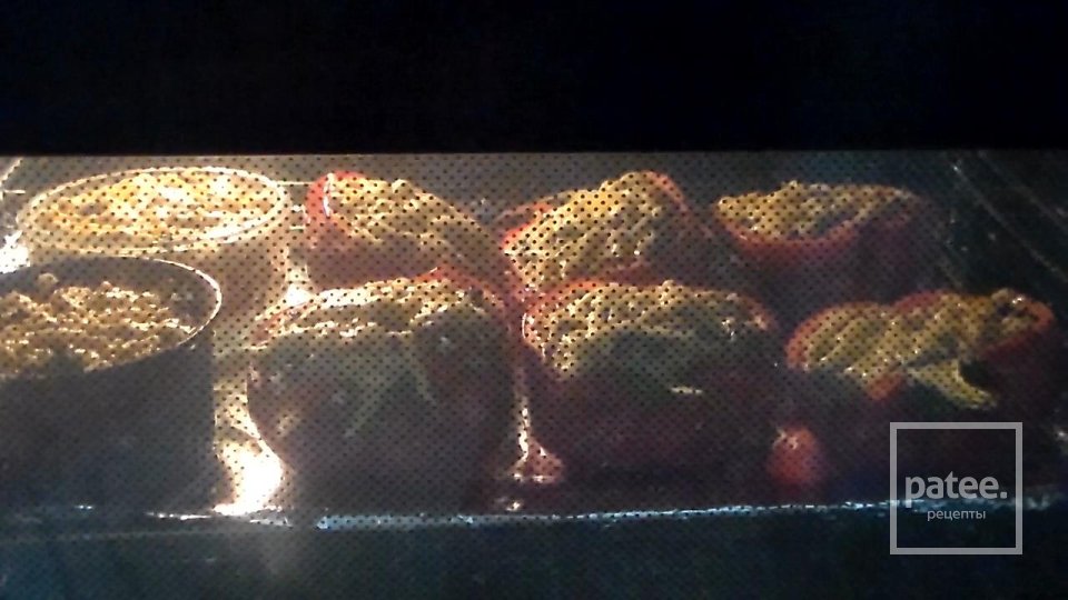 Перец запечённый в духовке с грибами и сыром - Шаг 10