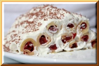 Блинчики с вишней под сметаной