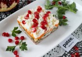 Праздничный салат "Бусы на снегу"