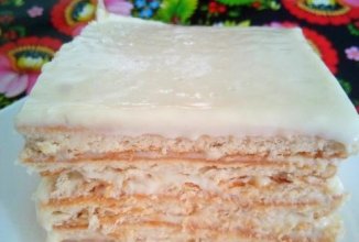 Мини-торт из печенья и сметанного крема (без выпечки)