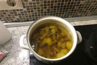 Соус из свинины и картошки