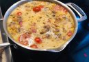 Сырный суп с беконом и помидорами