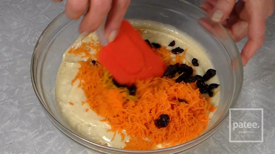 Морковный кекс с клюквой - Шаг 5