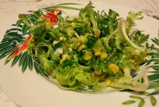 Салат с огурцами и яйцом