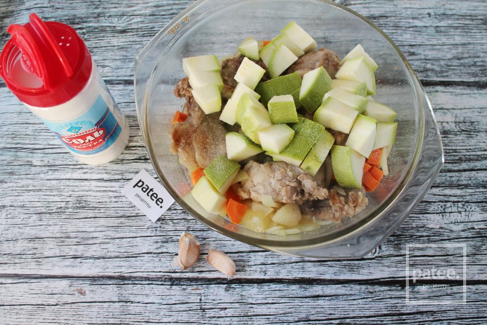 Кролик с овощами в сметане в духовке - Шаг 11