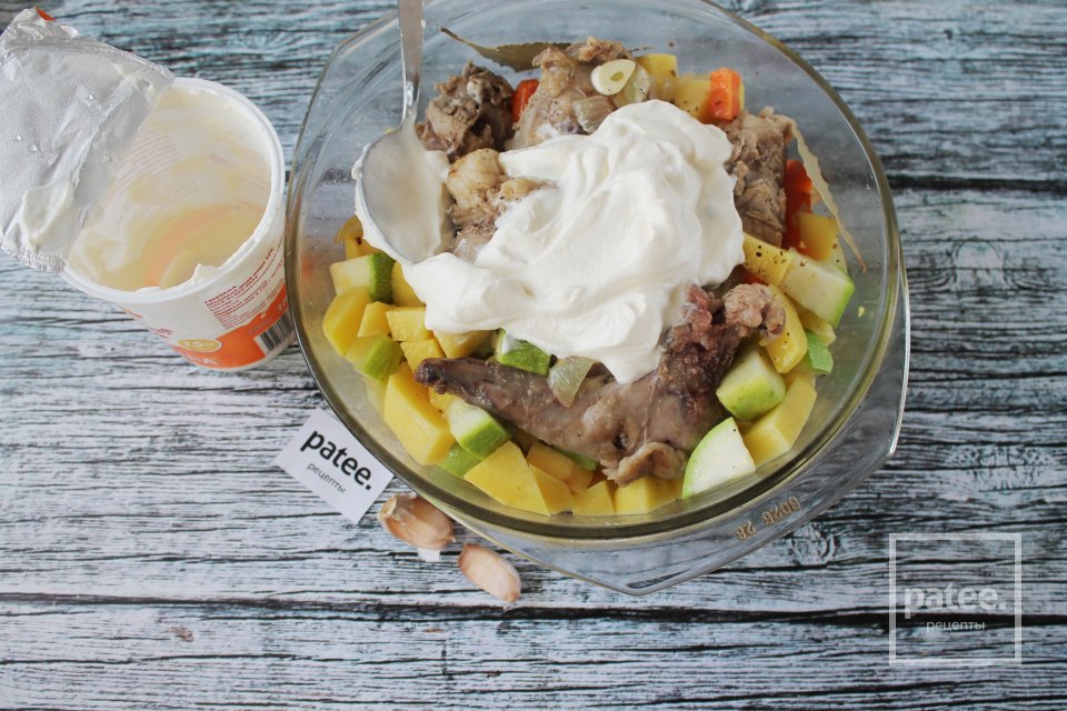 Кролик с овощами в сметане в духовке - Шаг 16