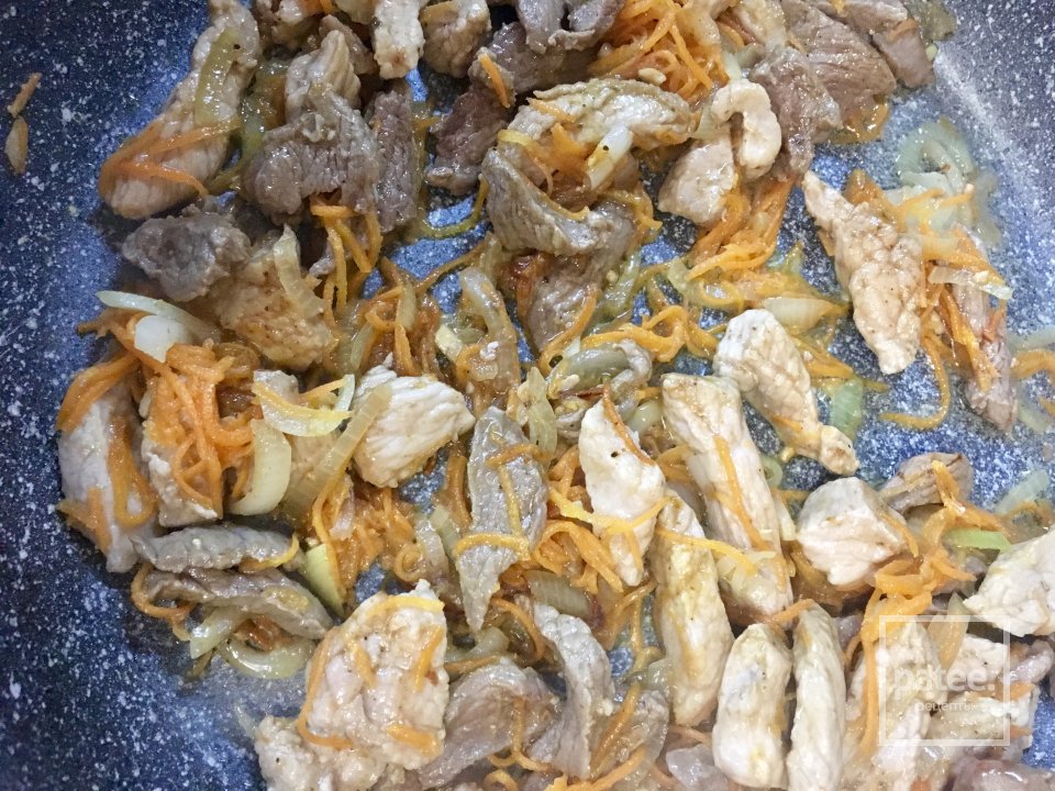 ГУЛЯШ С ДОМАШНЕЙ ЛАПШОЙ - Шаг 1