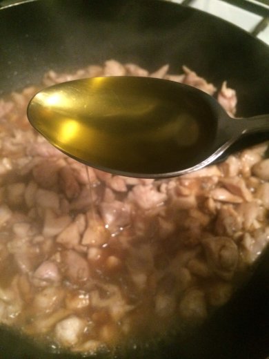 Паста с куриными бедрышками в медово-соевом соусе. - Шаг 6