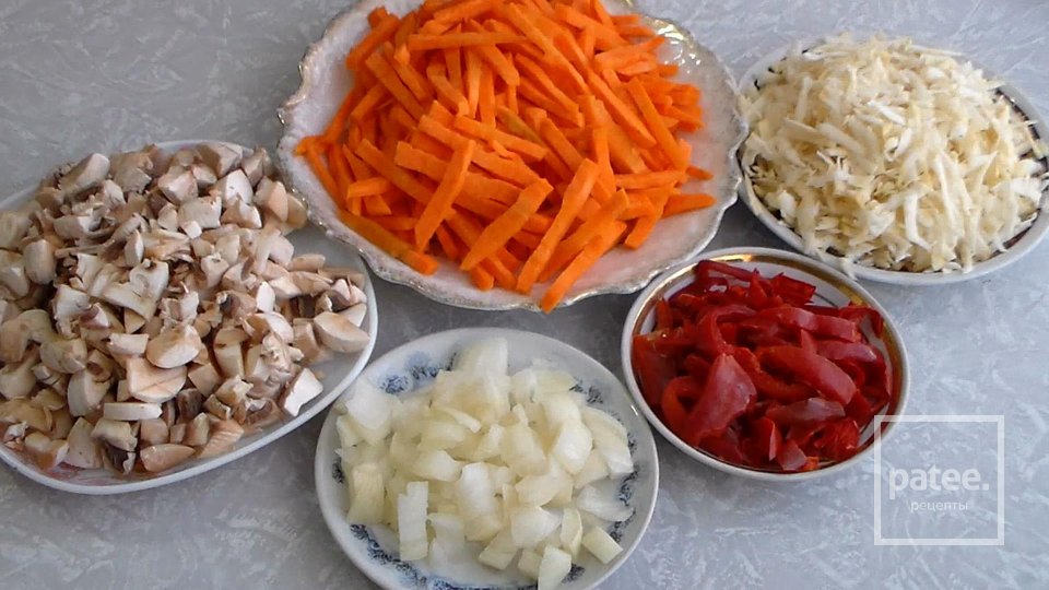 Перловка с грибами и корнем сельдерея в мультиварке - Шаг 4