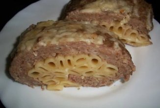 Рулет из фарша с макаронами внутри