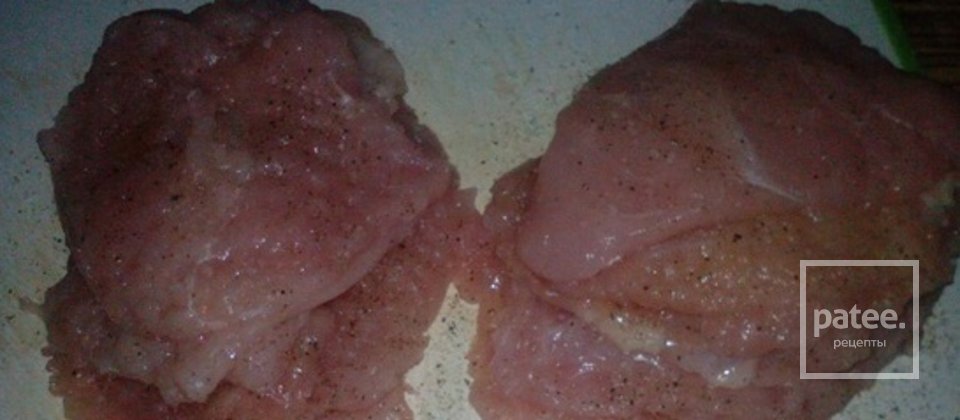 Супер вкусные куриные отбивные в луковом кляре - Шаг 1